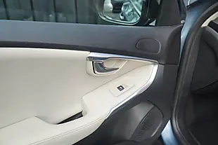 Used 2013 Volvo V40 Cross Country Lux Nav Blue - Interior and Exterior details 19