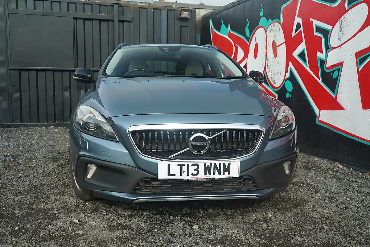 Used 2013 Volvo V40 Cross Country Lux Nav Blue - Interior and Exterior details 4
