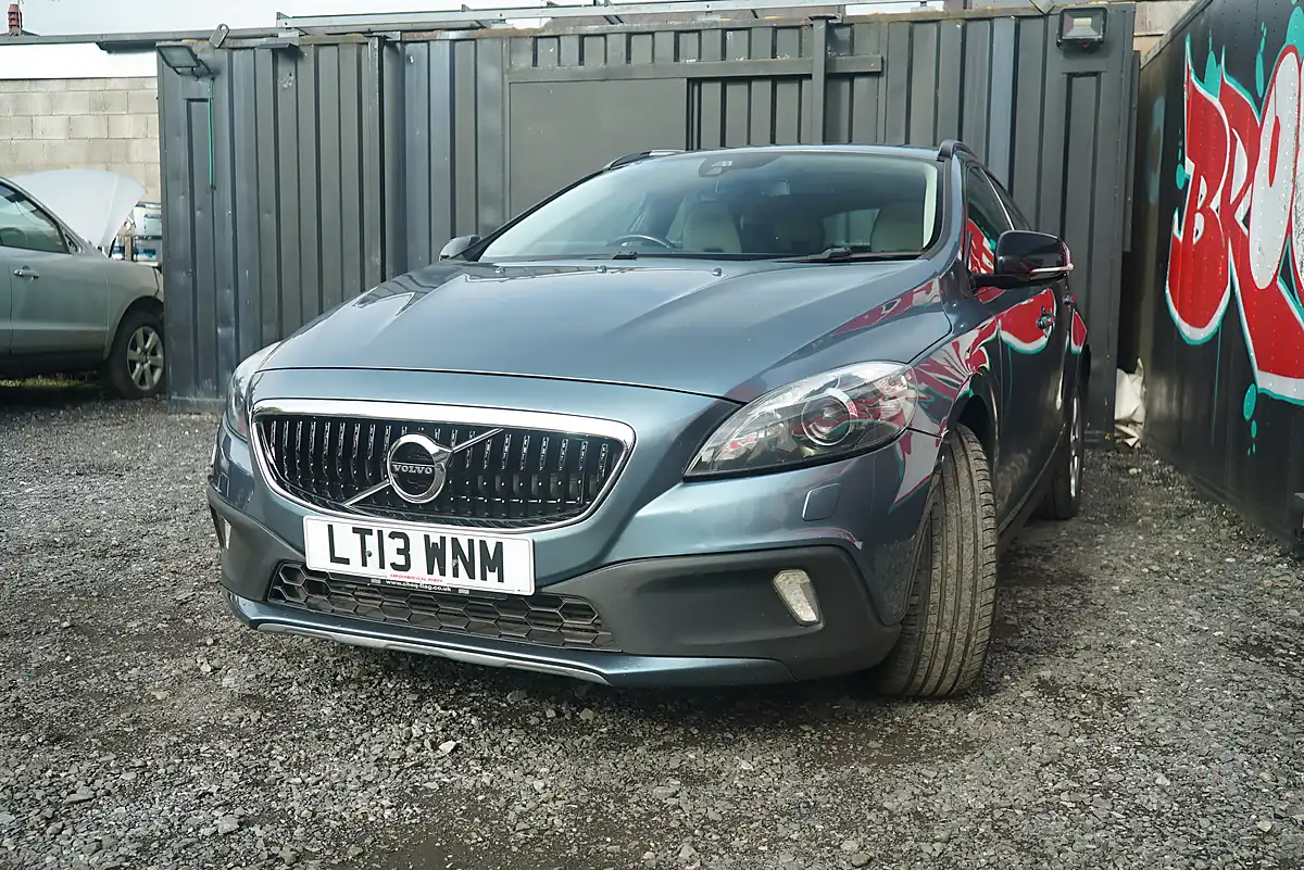 Used 2013 Volvo V40 Cross Country Lux Nav Blue - Interior and Exterior details 7