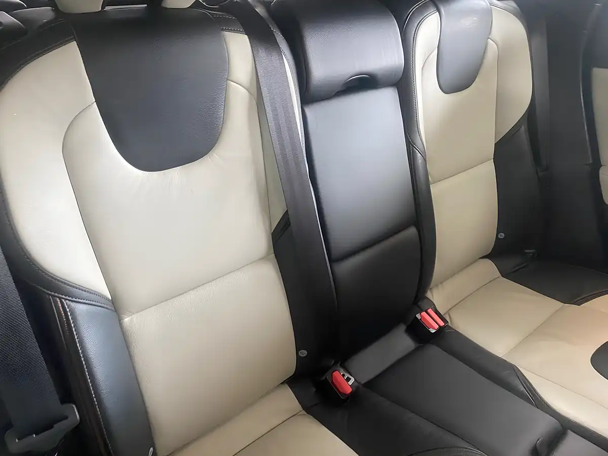 Used 2013 Volvo V40 Cross Country Lux Nav Blue - Interior and Exterior details 14