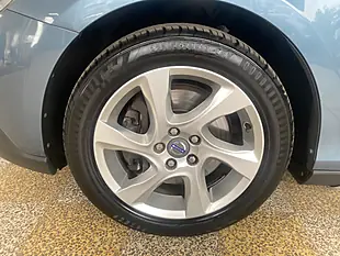 Used 2013 Volvo V40 Cross Country Lux Nav Blue - Interior and Exterior details 18