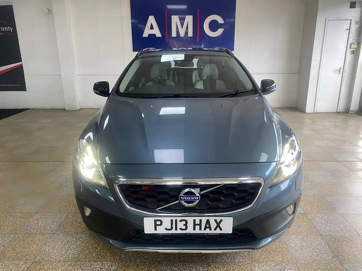 Used 2013 Volvo V40 Cross Country Lux Nav Blue - Interior and Exterior details 2