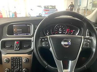 Used 2013 Volvo V40 Cross Country Lux Nav Blue - Interior and Exterior details 9