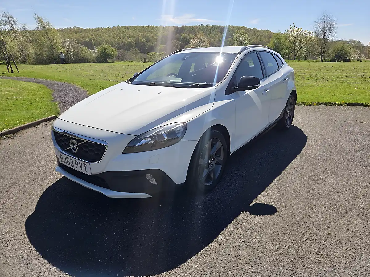 Used 2013 Volvo V40 Cross Country Lux White - Interior and Exterior details 6