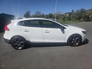 Used 2013 Volvo V40 Cross Country Lux White - Interior and Exterior details 8