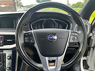 Used 2013 Volvo V40 R-Design Ice White - Interior and Exterior details 10