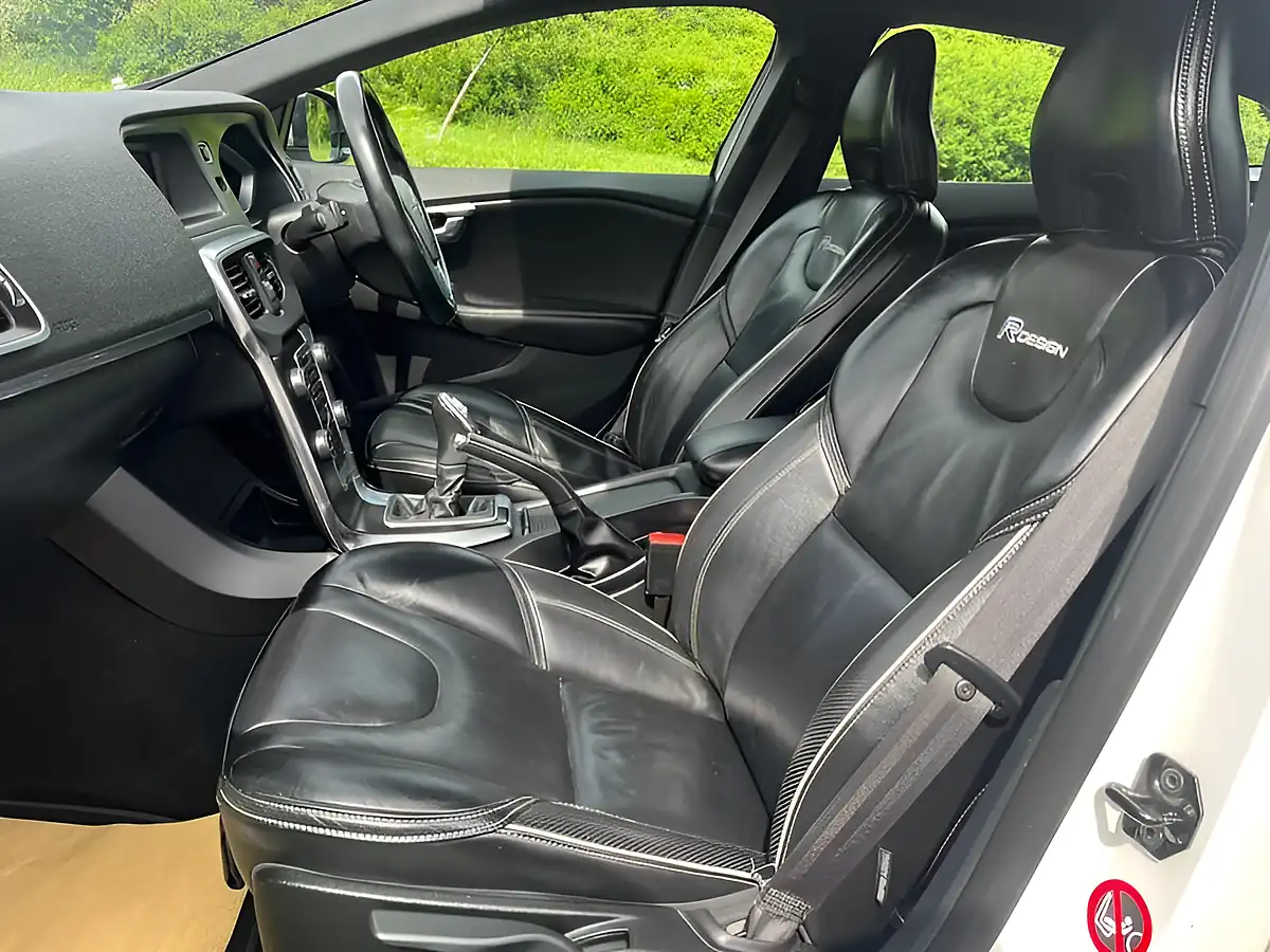 Used 2013 Volvo V40 R-Design Ice White - Interior and Exterior details 6