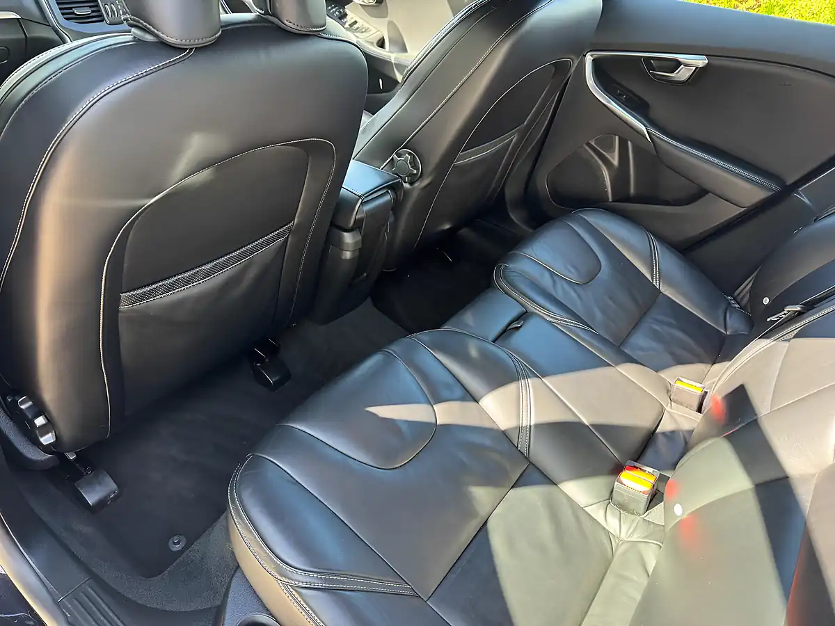 Used 2013 Volvo V40 R-Design Lux Black - Interior and Exterior details 12