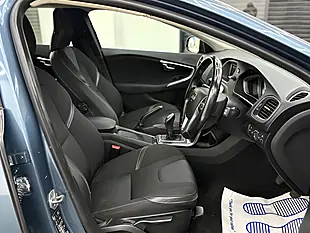 Used 2013 Volvo V40 Se Blue - Interior and Exterior details 11