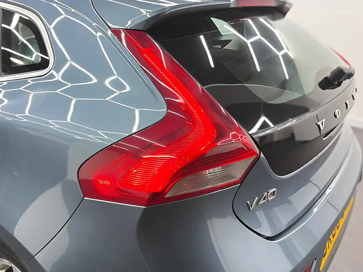 Used 2013 Volvo V40 Se Blue - Interior and Exterior details 12