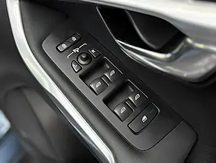 Used 2013 Volvo V40 Se Blue - Interior and Exterior details 17
