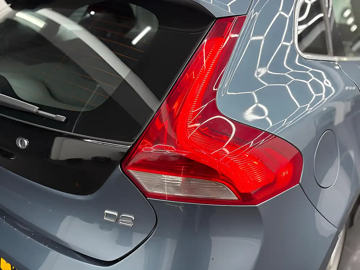 Used 2013 Volvo V40 Se Blue - Interior and Exterior details 19