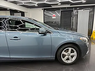 Used 2013 Volvo V40 Se Blue - Interior and Exterior details 7