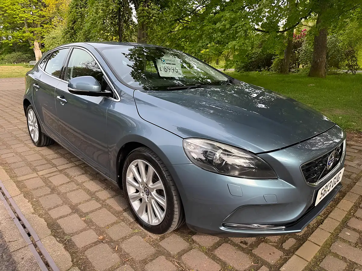 Used 2013 Volvo V40 Se Lux Blue - Interior and Exterior details 11