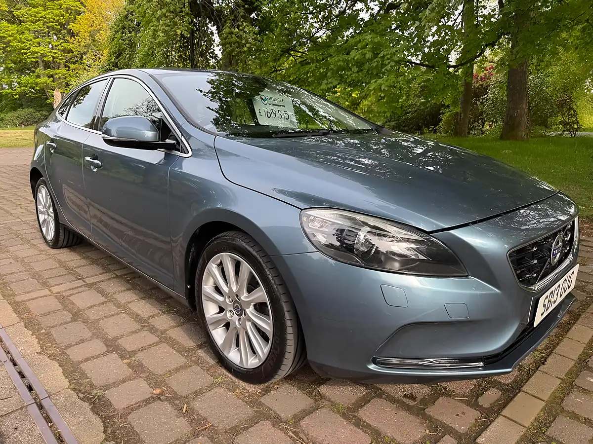 Used 2013 Volvo V40 Se Lux Blue - Interior and Exterior details 12