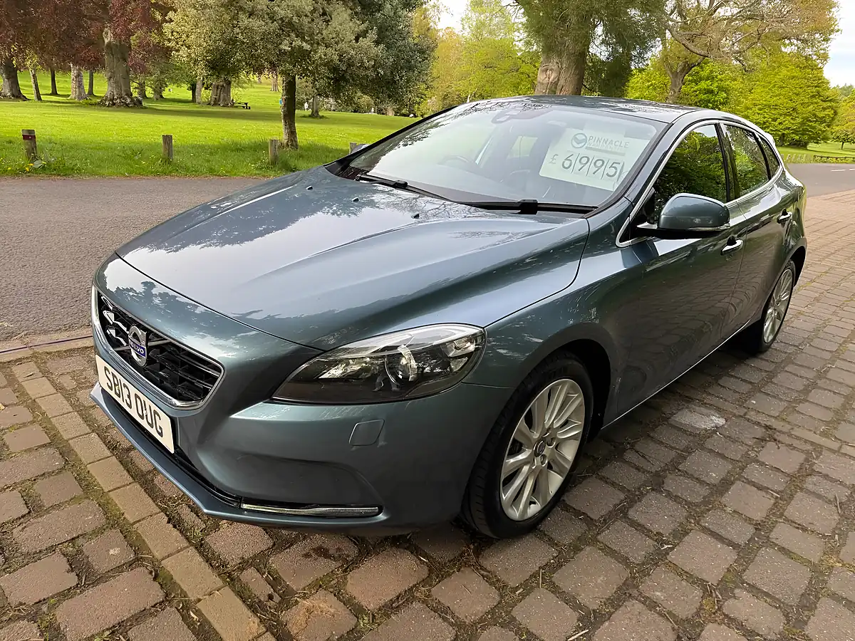 Used 2013 Volvo V40 Se Lux Blue - Interior and Exterior details 14