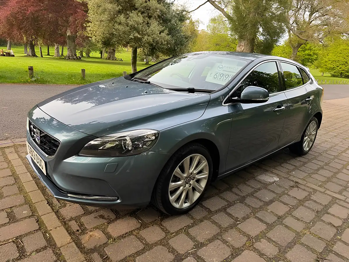 Used 2013 Volvo V40 Se Lux Blue - Interior and Exterior details 15