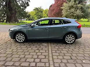 Used 2013 Volvo V40 Se Lux Blue - Interior and Exterior details 16