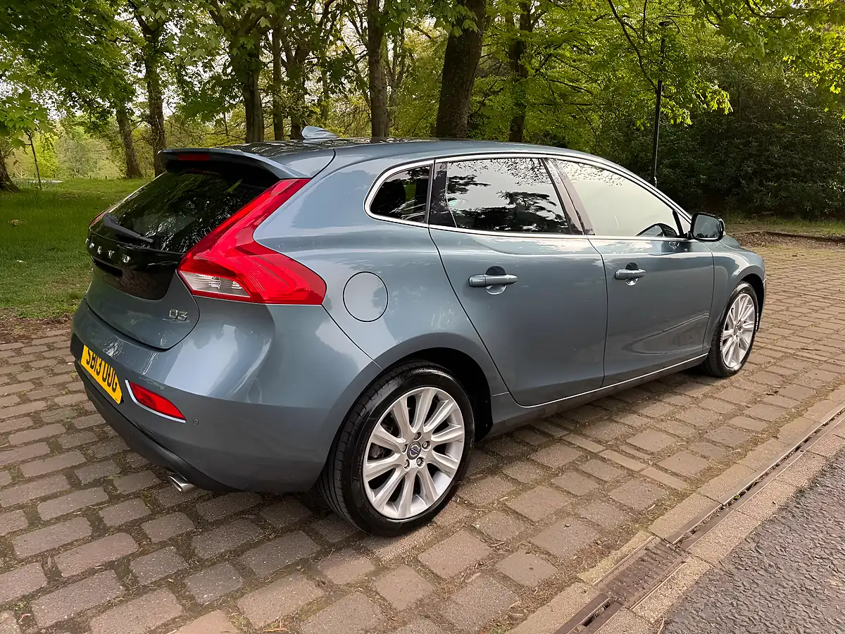 Used 2013 Volvo V40 Se Lux Blue - Interior and Exterior details 6