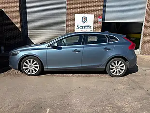 Used 2013 Volvo V40 Se Lux Nav Blue - Interior and Exterior details 4