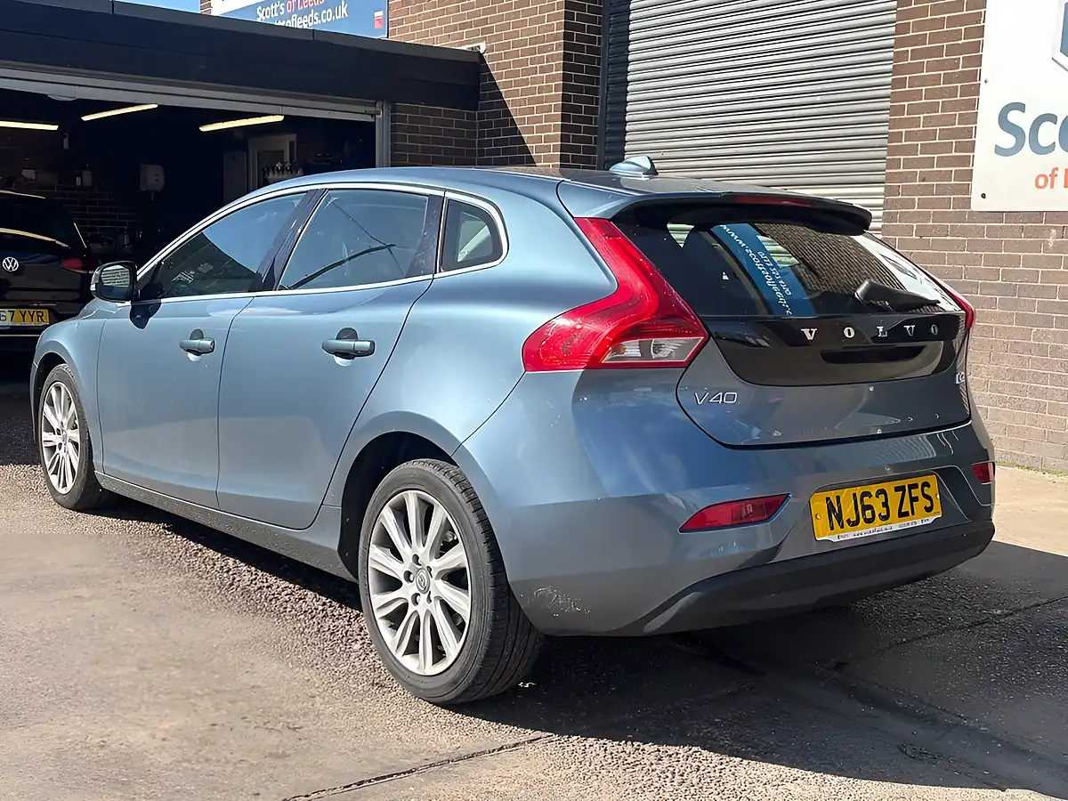 Used 2013 Volvo V40 Se Lux Nav Blue - Interior and Exterior details 5