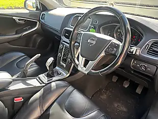 Used 2013 Volvo V40 Se Lux Nav Blue - Interior and Exterior details 9