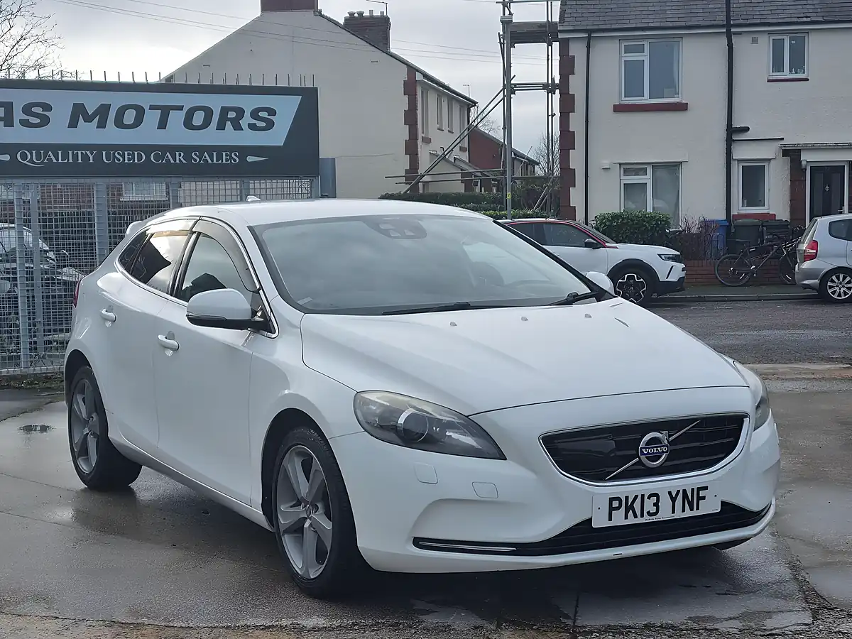 Used 2013 Volvo V40 Se Lux Nav Other - Front View