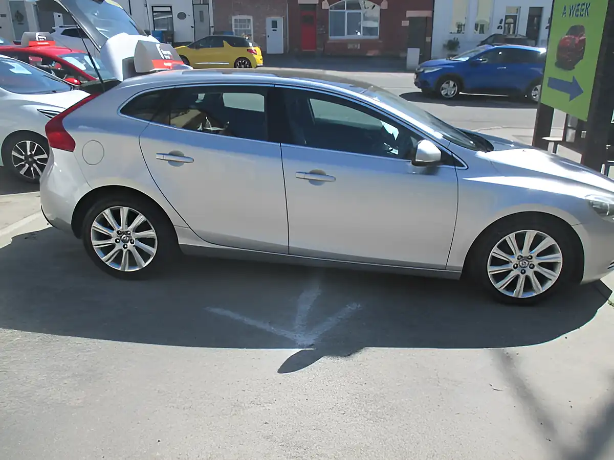 Used 2013 Volvo V40 Se Lux Nav Silver - Interior and Exterior details 5