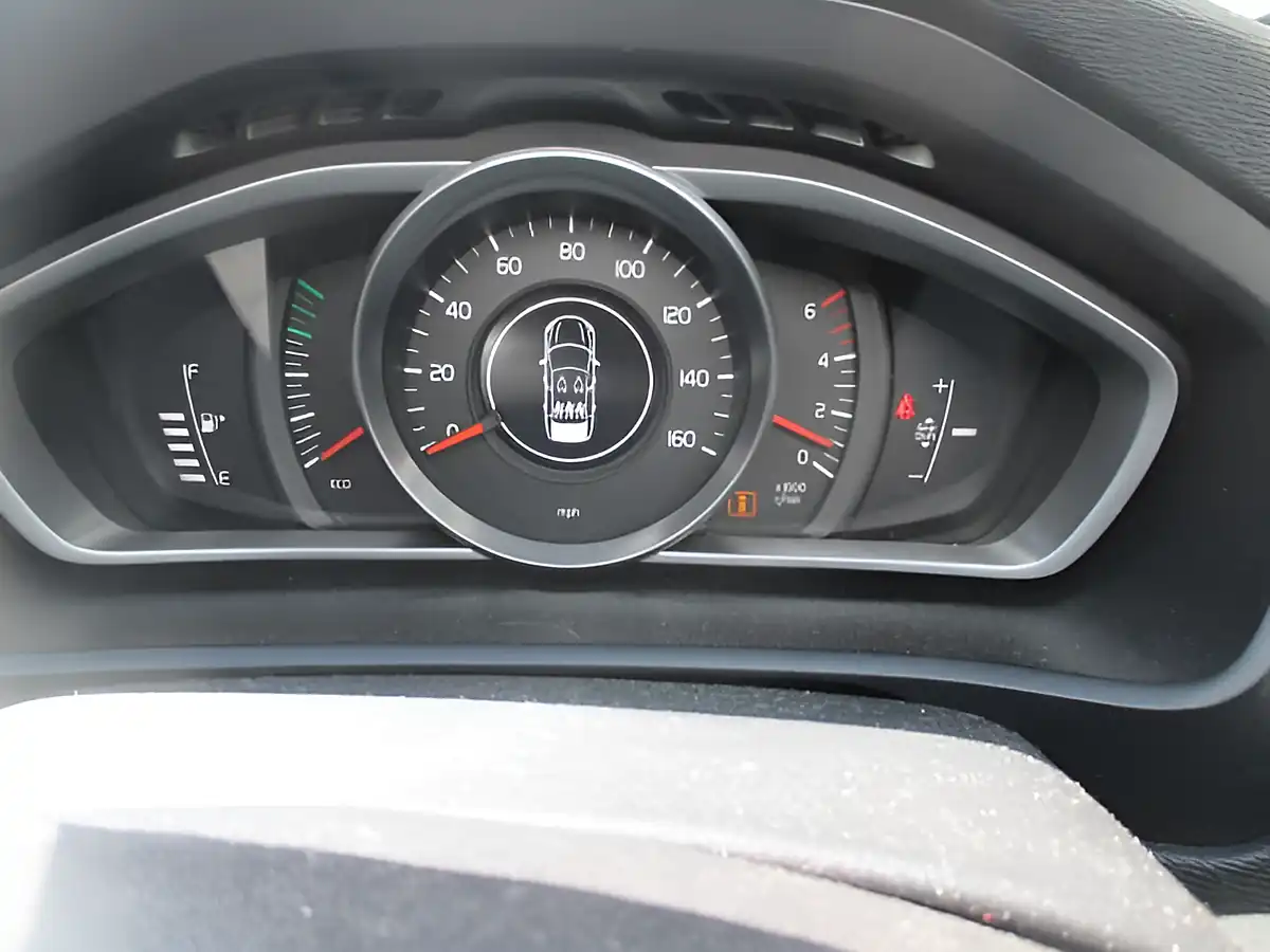 Used 2013 Volvo V40 Se Lux Nav Silver - Interior and Exterior details 9