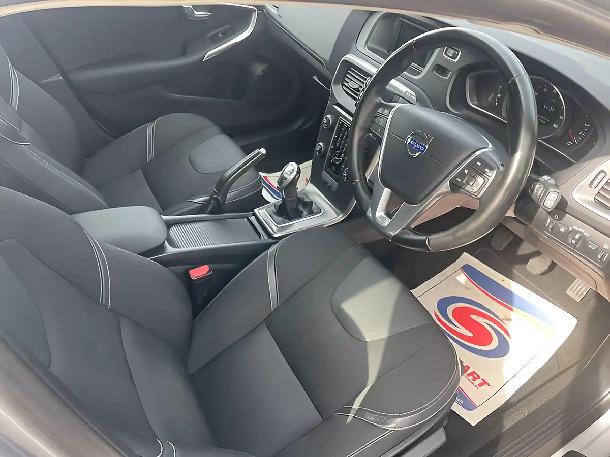 Used 2013 Volvo V40 Se Silver - Interior and Exterior details 10