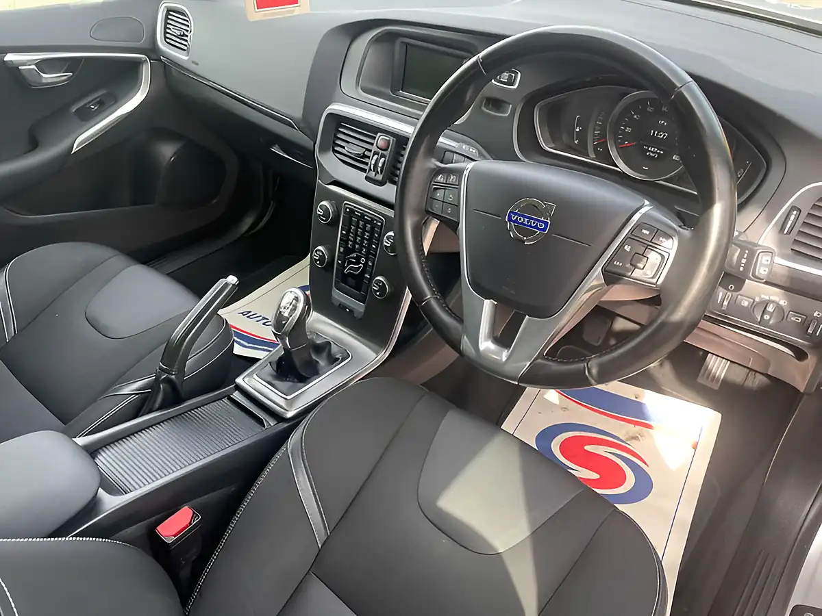 Used 2013 Volvo V40 Se Silver - Interior and Exterior details 11