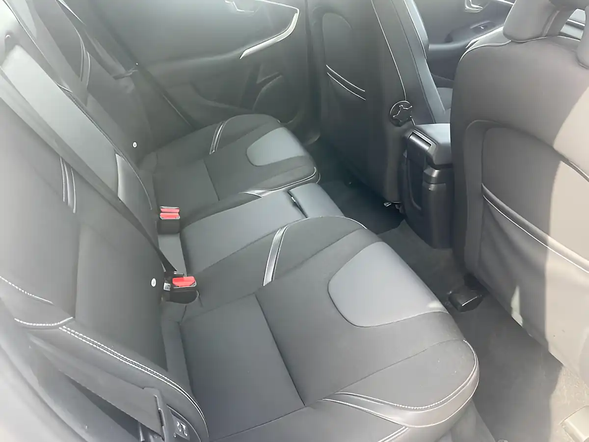 Used 2013 Volvo V40 Se Silver - Interior and Exterior details 13