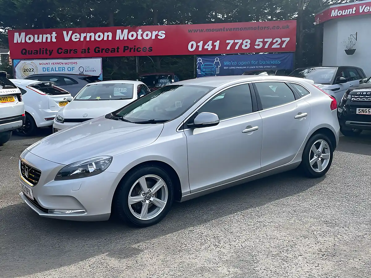 Used 2013 Volvo V40 Se Silver - Interior and Exterior details 4