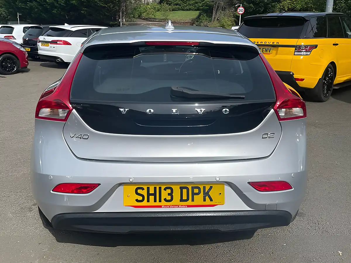 Used 2013 Volvo V40 Se Silver - Interior and Exterior details 6