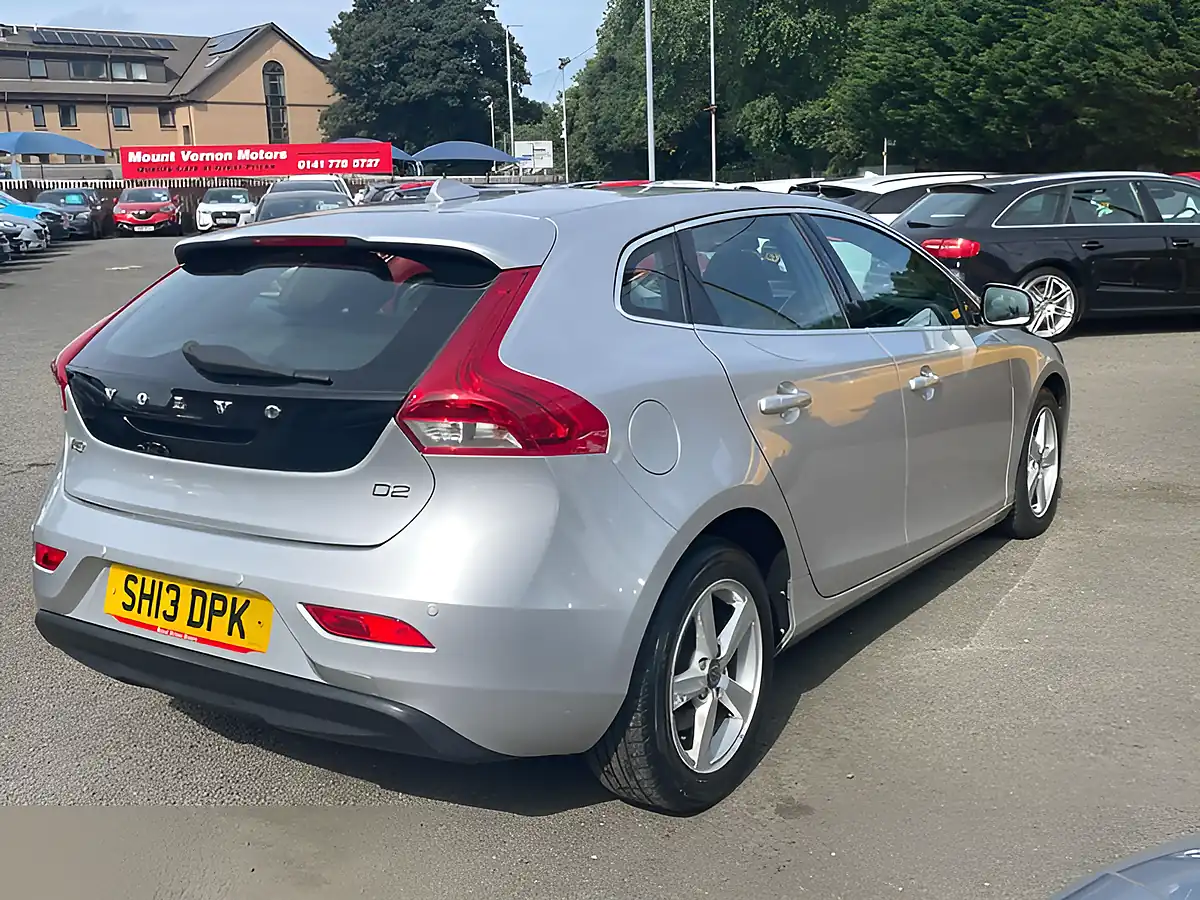 Used 2013 Volvo V40 Se Silver - Interior and Exterior details 7