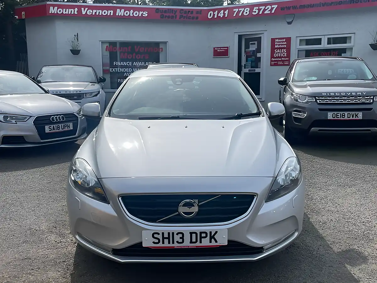 Used 2013 Volvo V40 Se Silver - Interior and Exterior details 9
