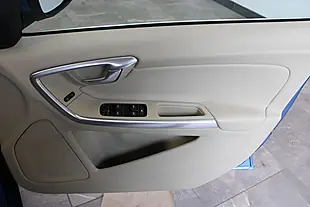 Used 2013 Volvo V60 Se Lux Blue - Interior and Exterior details 17