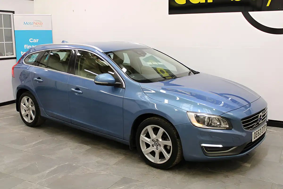 Used 2013 Volvo V60 Se Lux Blue - Interior and Exterior details 5