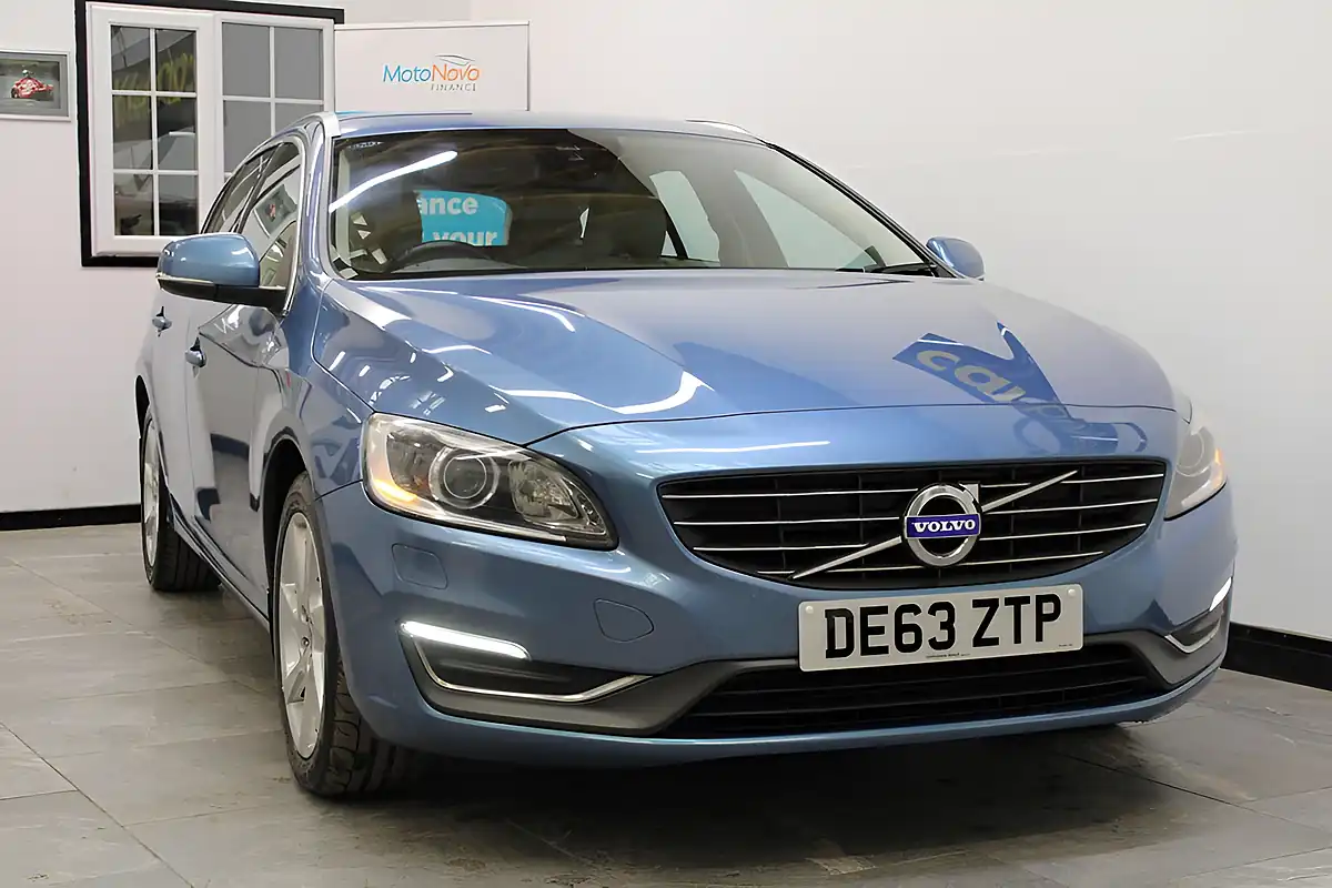 Used 2013 Volvo V60 Se Lux Blue - Interior and Exterior details 7
