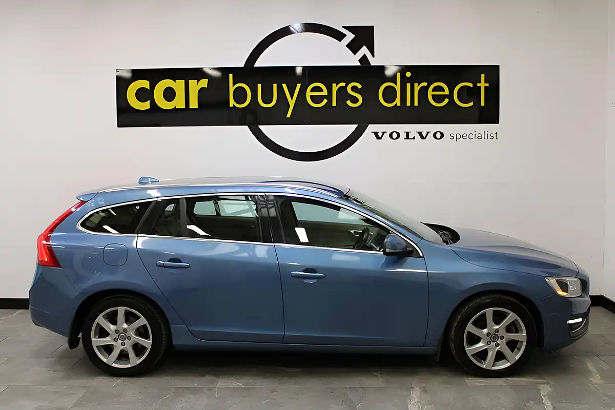 Used 2013 Volvo V60 Se Lux Blue - Interior and Exterior details 8