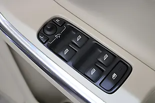 Used 2013 Volvo V60 Se Lux Nav Grey - Interior and Exterior details 18