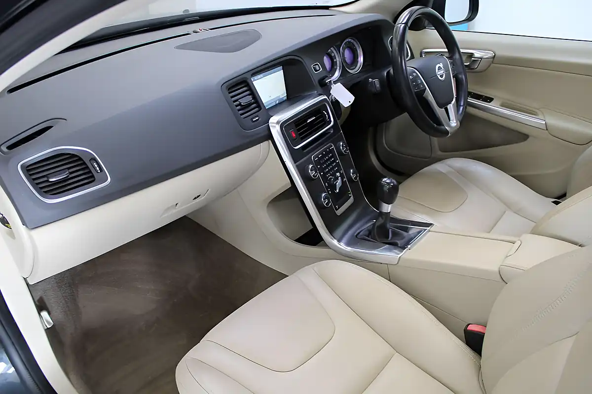 Used 2013 Volvo V60 Se Lux Nav Grey - Interior and Exterior details 2