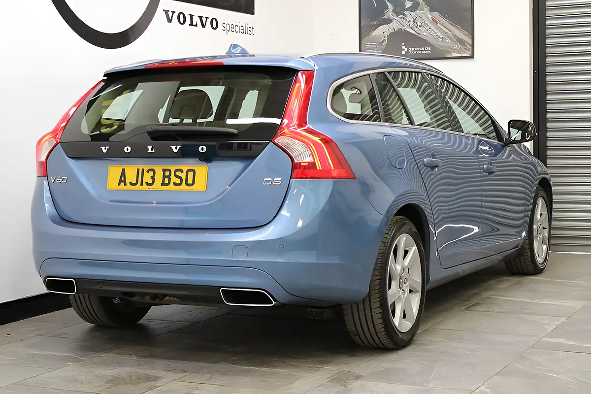 Used 2013 Volvo V60 Se Lux Nav Power Blue - Interior and Exterior details 11