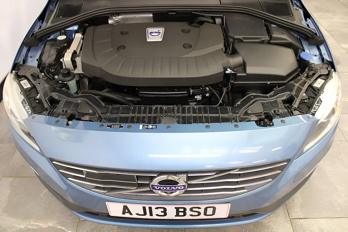 Used 2013 Volvo V60 Se Lux Nav Power Blue - Interior and Exterior details 15