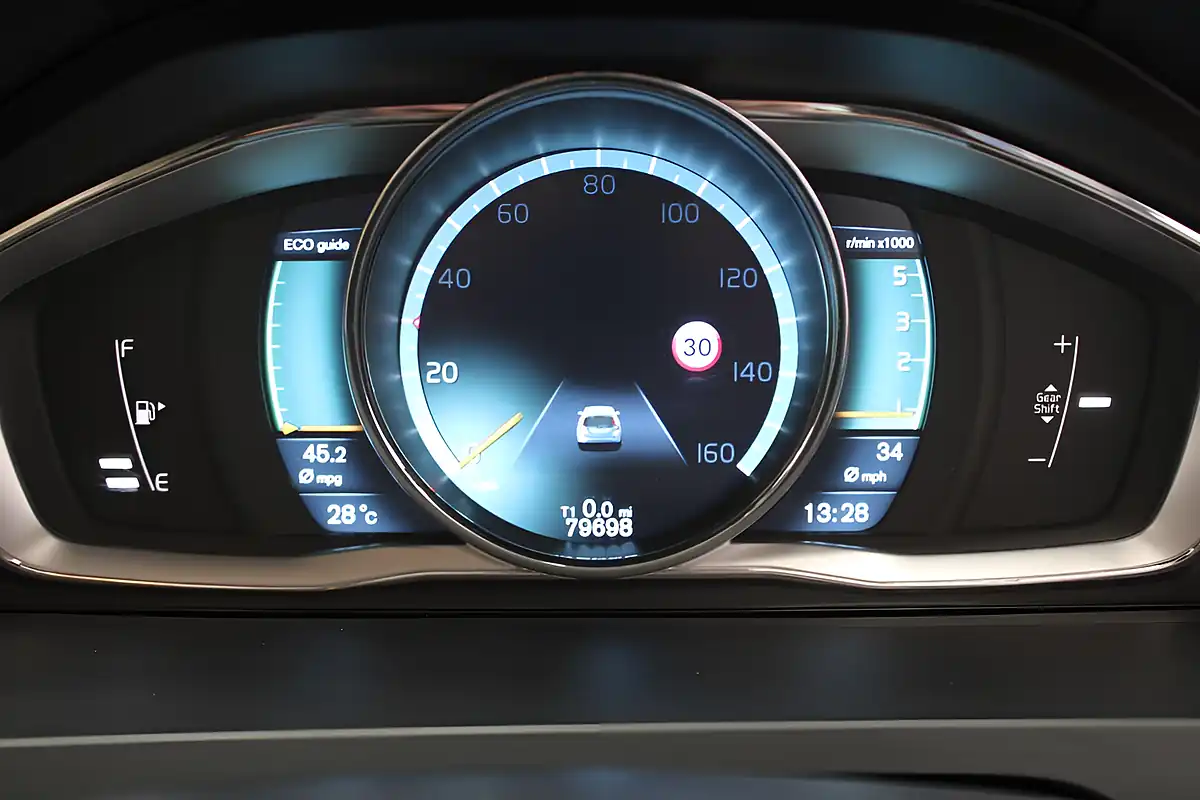 Used 2013 Volvo V60 Se Lux Nav Power Blue - Interior and Exterior details 18