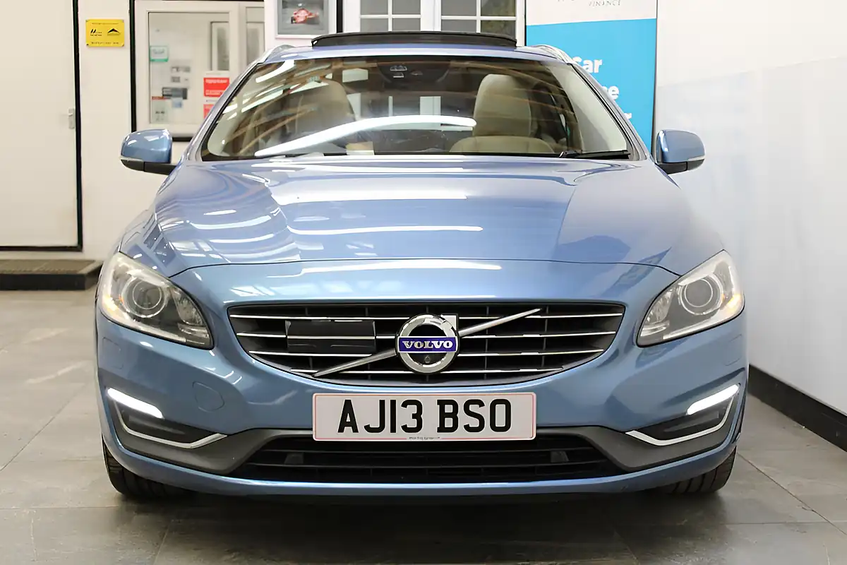 Used 2013 Volvo V60 Se Lux Nav Power Blue - Interior and Exterior details 4