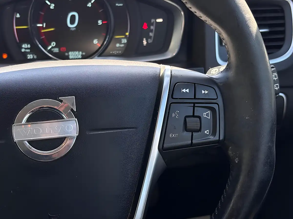 Used 2013 Volvo V60 Se Lux Nav Silver - Interior and Exterior details 16