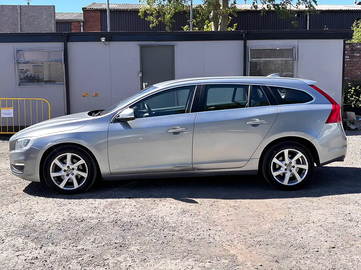 Used 2013 Volvo V60 Se Lux Nav Silver - Interior and Exterior details 4