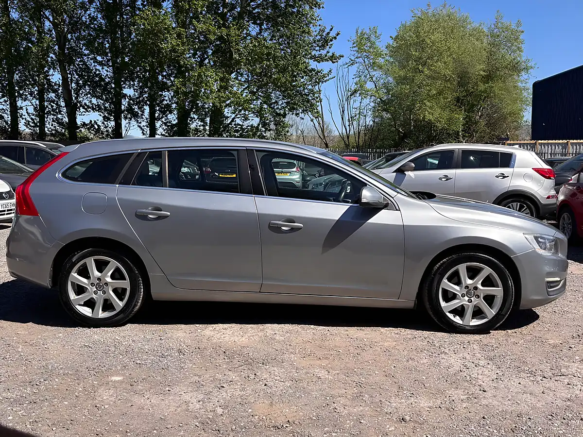 Used 2013 Volvo V60 Se Lux Nav Silver - Interior and Exterior details 8