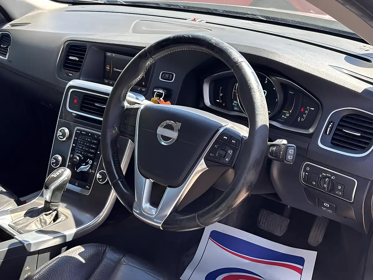 Used 2013 Volvo V60 Se Lux Nav Silver - Interior and Exterior details 9